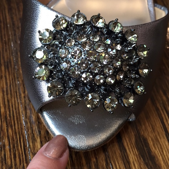 Badgley Mischka Lacie Silver Heels - Picture 7 of 8